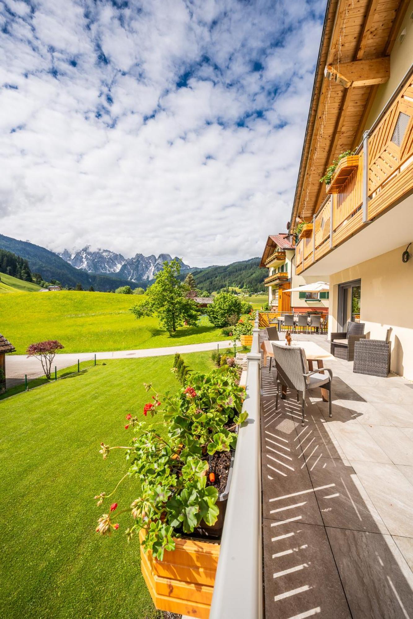 Hotel Haus Friedrich à Gosau Extérieur photo