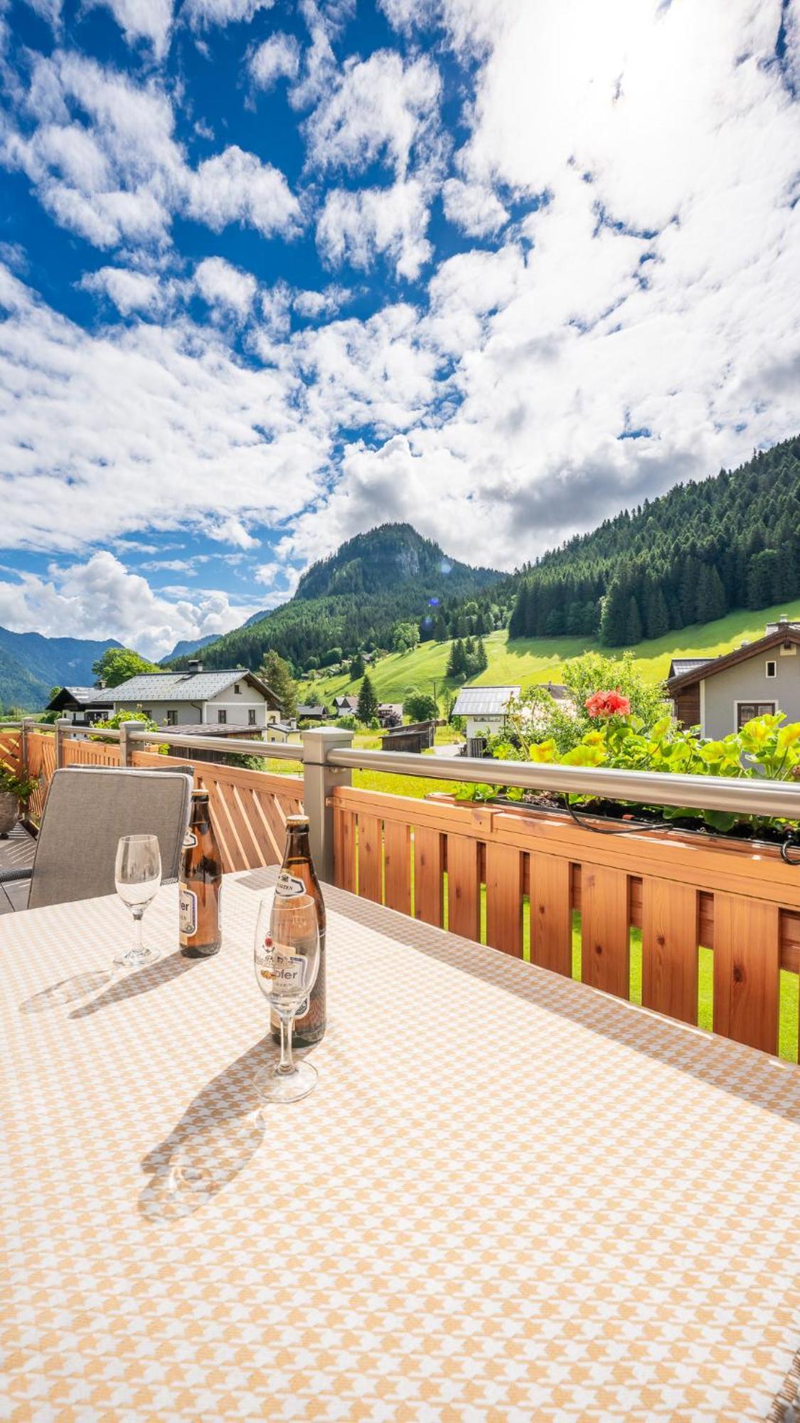 Hotel Haus Friedrich à Gosau Extérieur photo