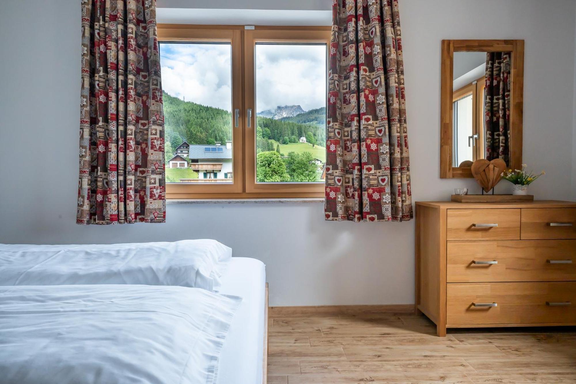 Hotel Haus Friedrich à Gosau Extérieur photo
